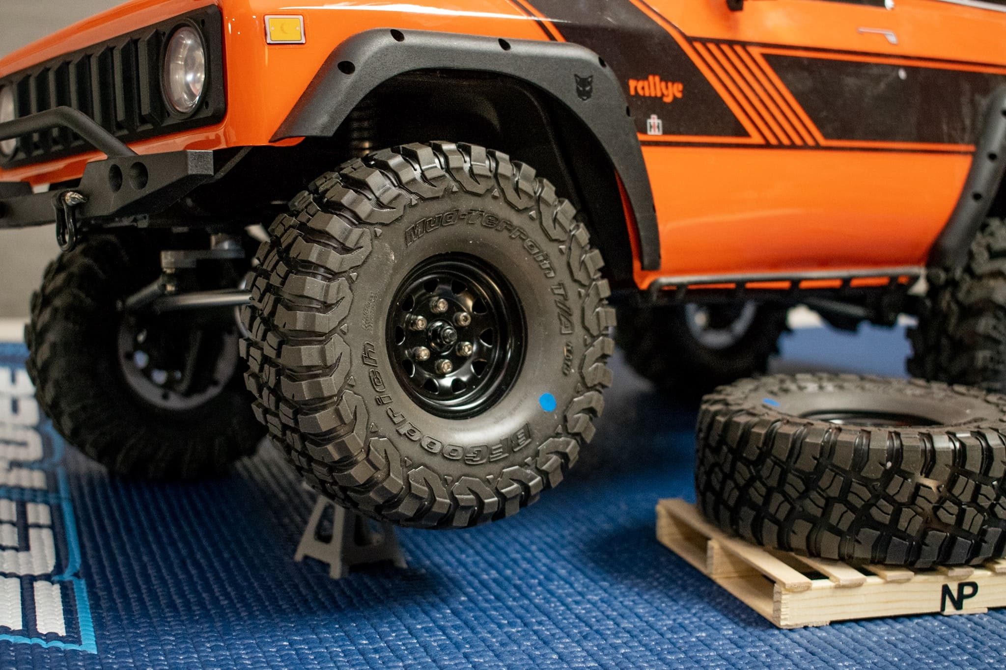 Pro-Line BFGoodrich KM3 Predator Tires - Installation 2