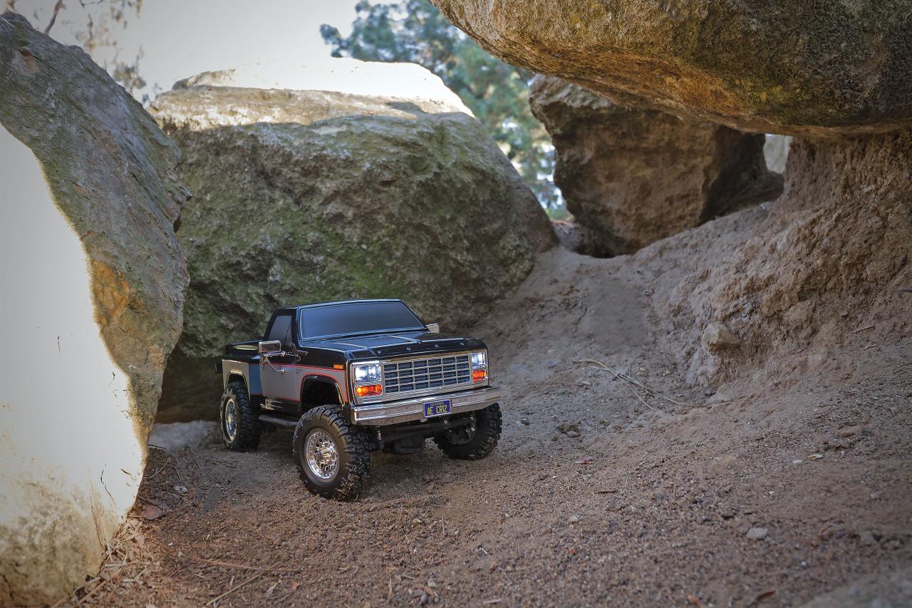 Team Associated CR12 Trail Truck - Outdoors